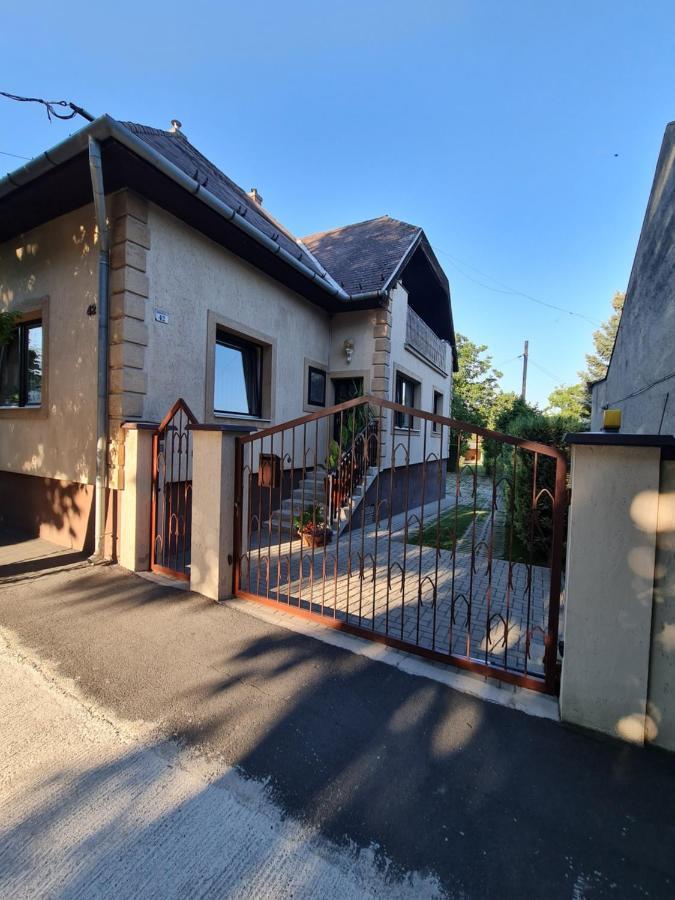 Magdalena Apartmanhaz Keszthely Exterior photo